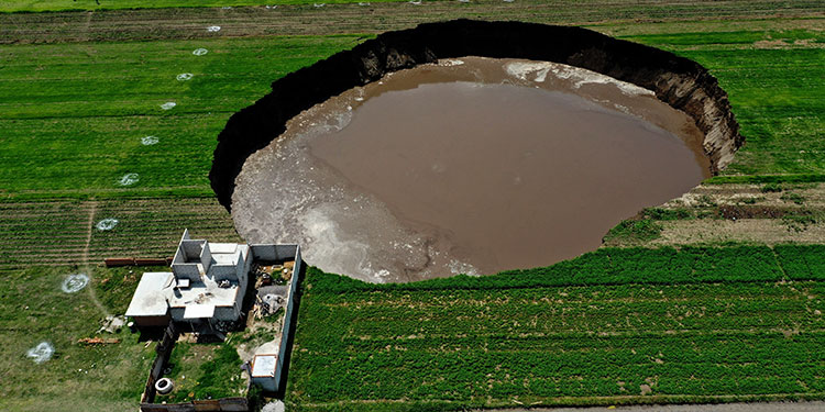 México: Socavón de más 100 metros de diámetro continúa creciendo