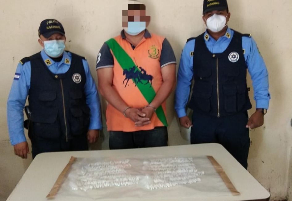 Con más de 500 bolsas de supuesta cocaína capturan a una persona en Choluteca