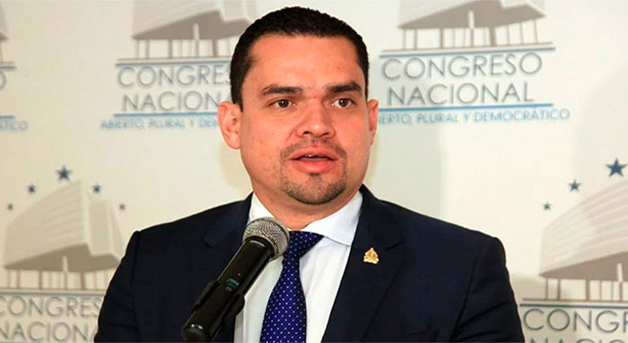 Diputado Tomás Zambrano: “Es falso que las Zedes no tendrán extradición” Diputado Tomás Zambrano: “Es falso que las Zedes no tendrán extradición”