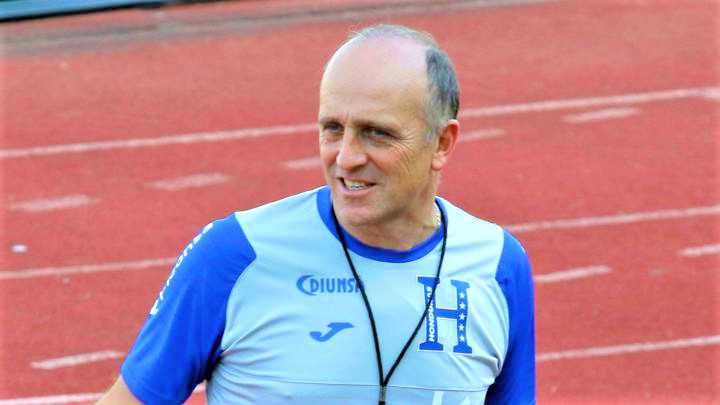 Fabián Coito, entrenador de la selección de Honduras da positivo por Covid-19