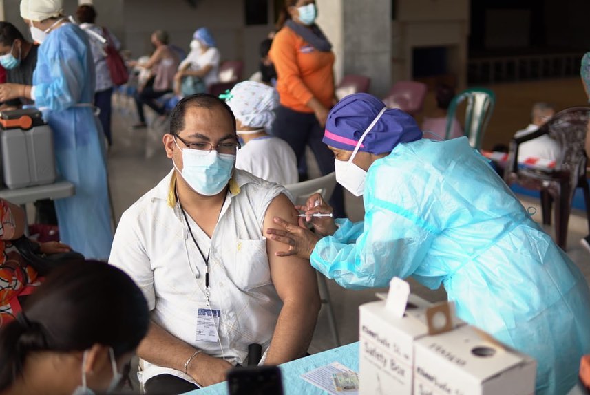 Harry Bock: En el Distrito Central se está aplicando la segunda dosis de AstraZeneca Harry Bock: En el Distrito Central se está aplicando la segunda dosis de AstraZeneca