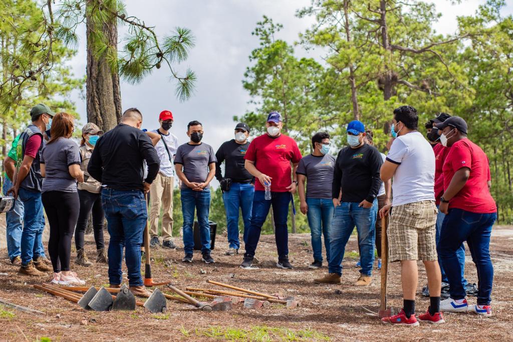 Inician reforestación que busca recuperar 30 mil hectáreas de bosque a finales de año Inician reforestación que busca recuperar 30 mil hectáreas de bosque a finales de año