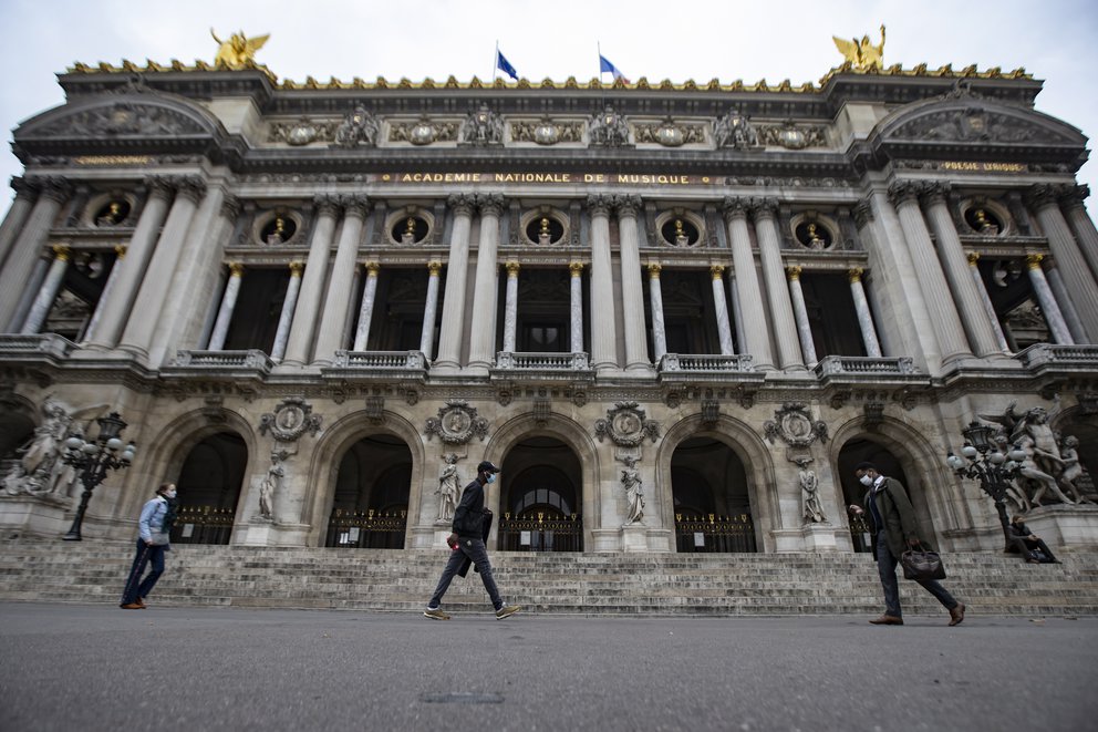 Francia exige desde hoy el certificado sanitario para acceder a espectáculos culturares y deportivos Francia exige desde hoy el certificado sanitario para acceder a espectáculos culturares y deportivos