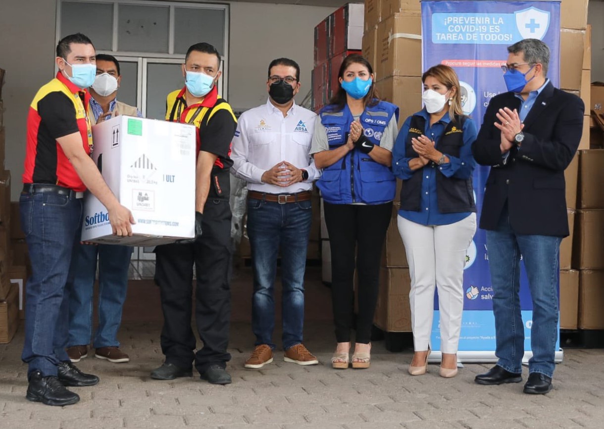 Llegan a Honduras 54,990 dosis de vacunas contra la Covid-19 compradas a Pfizer Llegan a Honduras 54,990 dosis de vacunas contra la Covid-19 compradas a Pfizer
