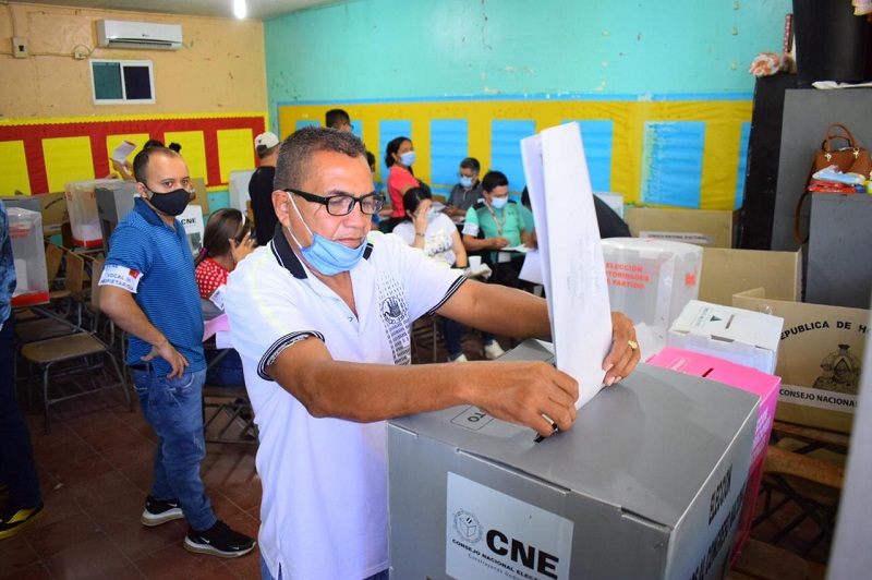 Unos L.3, 300 millones costarán las elecciones 2021 al pueblo hondureño Unos L.3, 300 millones costarán las elecciones 2021 al pueblo hondureño