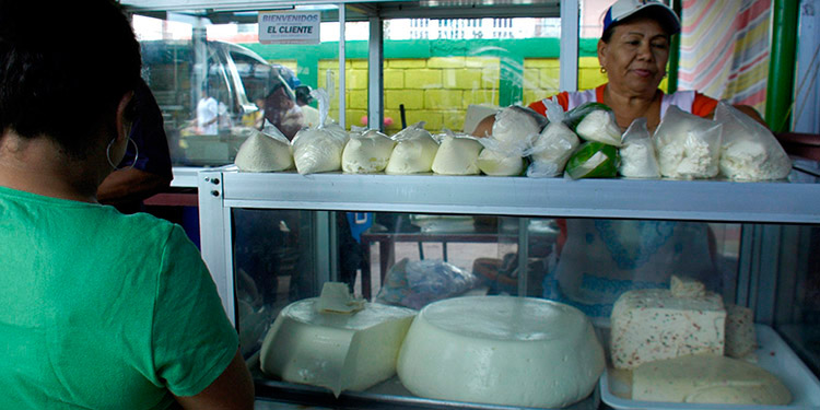 Mario Castejón: Lácteos no han subido de precio en la Feria del Agricultor y el Artesano Mario Castejón: Lácteos no han subido de precio en la Feria del Agricultor y el Artesano