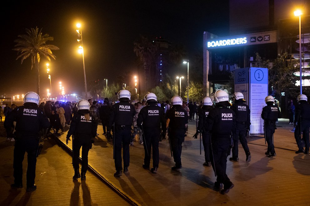 Barcelona impondrá un nuevo toque de queda nocturno por aumento en contagios de Covid-19 Barcelona impondrá un nuevo toque de queda nocturno por aumento en contagios de Covid-19