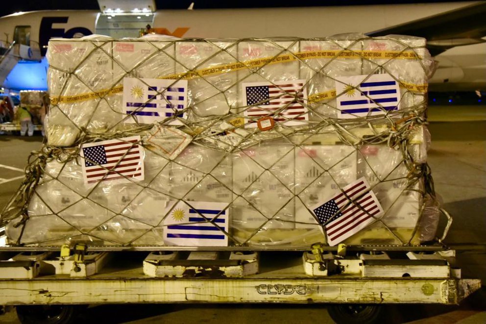 Uruguay recibió 500.000 vacunas de Pfizer contra la Covid-19 donadas por Estados Unidos Uruguay recibió 500.000 vacunas de Pfizer contra la Covid-19 donadas por Estados Unidos