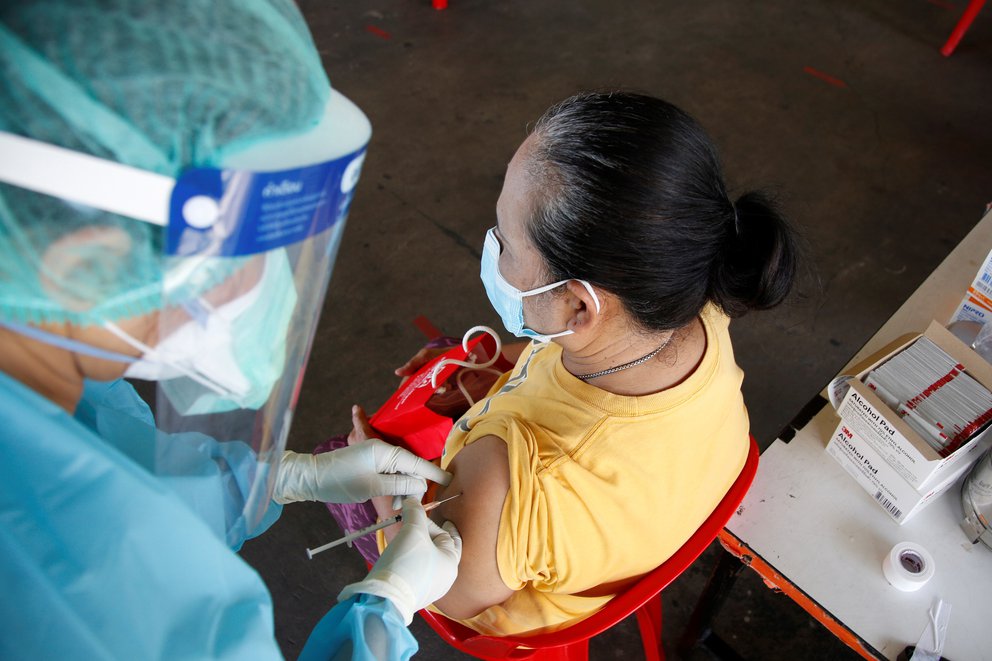 Un estudio concluyó que vacunados con Pfizer tienen diez veces más anticuerpos que los inoculados con Sinovac Un estudio concluyó que vacunados con Pfizer tienen diez veces más anticuerpos que los inoculados con Sinovac