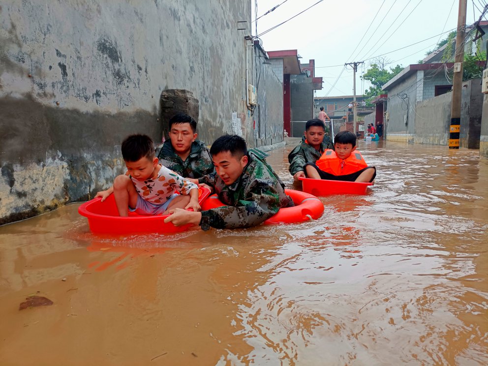 Aumentaron a 51 los muertos por inundaciones en el centro de China