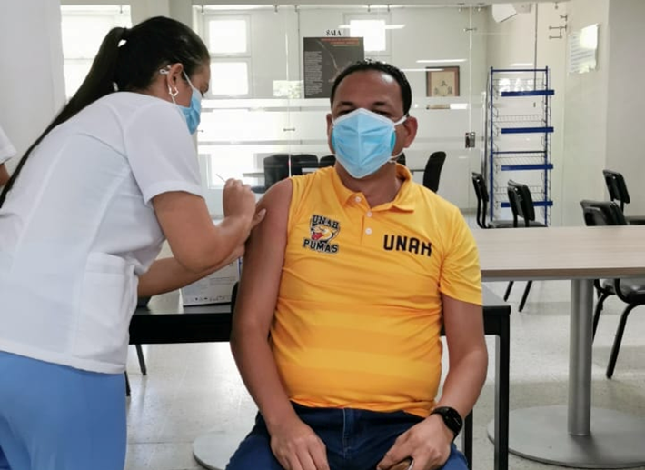 Más de 5,000 empleados de la UNAH serán vacunados contra la Covid-19