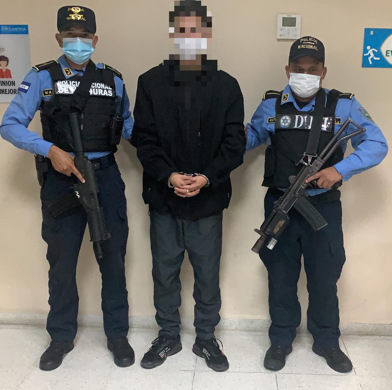 Detienen con droga en SPS a «El Traca» supuesto miembro activo de la Pandilla 18 Detienen con droga en SPS a «El Traca» supuesto miembro activo de la Pandilla 18