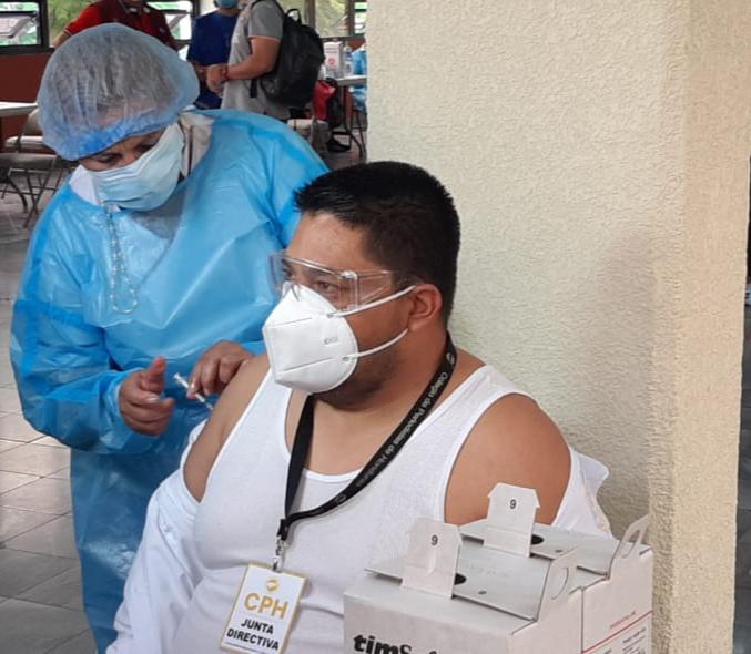 Este martes continúa la vacunación de los periodistas en la capital