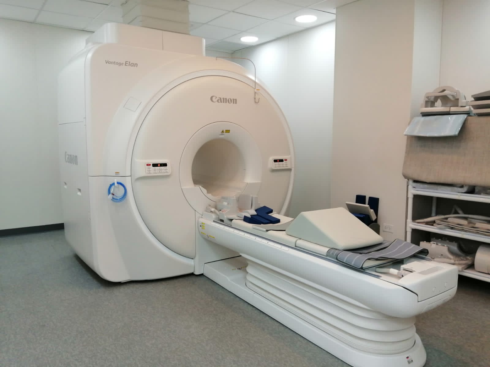 Hospital Escuela inaugura moderno servicio de resonancia magnética