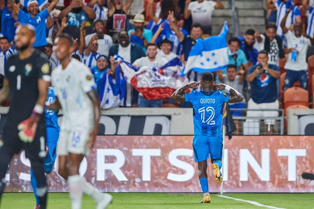 Honduras vence 3 a 2 a Panamá y se clasifica a la siguiente ronda