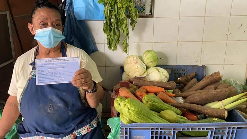 Viceministro de Salud: Más de 18,200 locatarios de 31 mercados capitalinos ya están vacunados