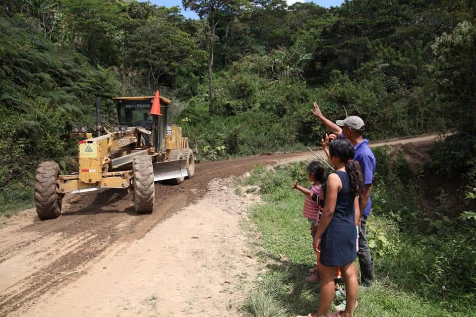 Más de 12.000 kilómetros de la red vial cafetalera son atendidos en beneficio del rubro