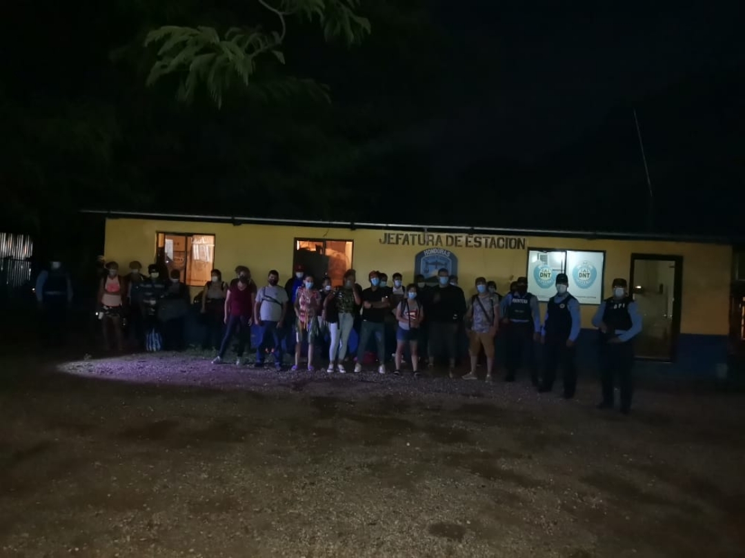 Retienen a 73 extranjeros que transitaban de manera irregular por territorio hondureño 