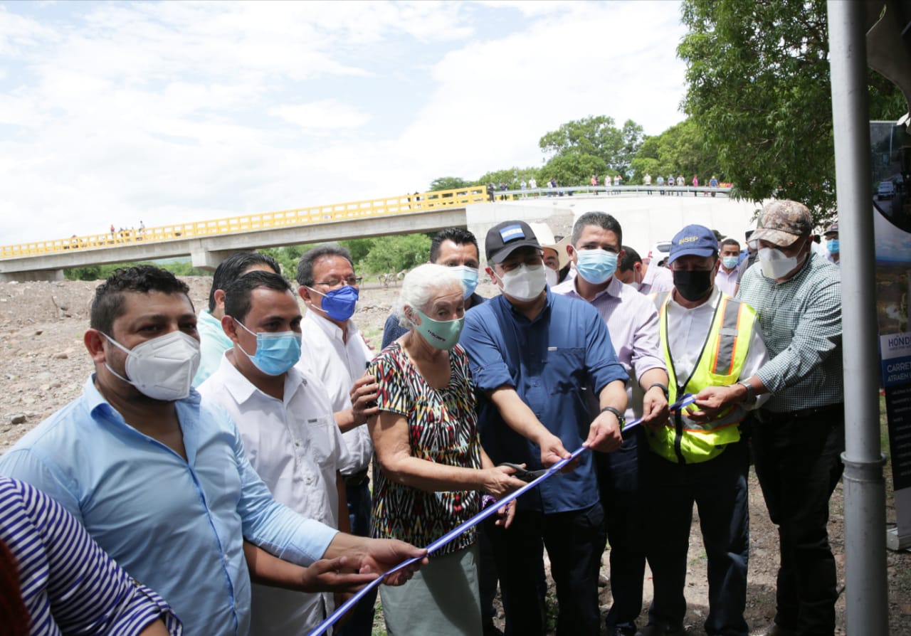 ¡Tras 20 años de espera! Orocuina, Apacilagua, y Morolica, inauguran puente