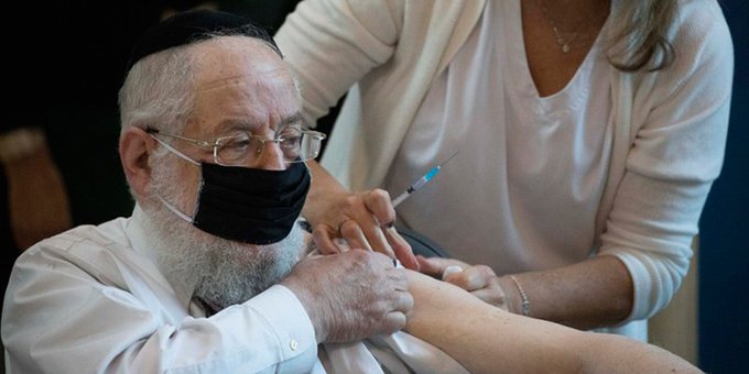 Israel aplicará tercera dosis de vacuna a los mayores de 60 años