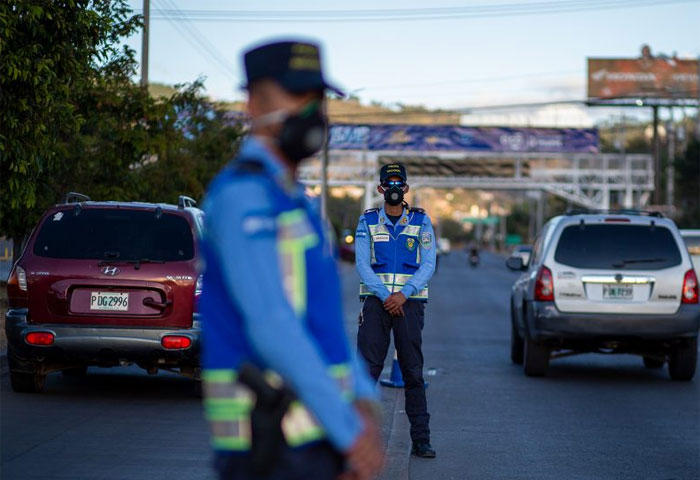 Autoridades harán que se respete el toque de queda