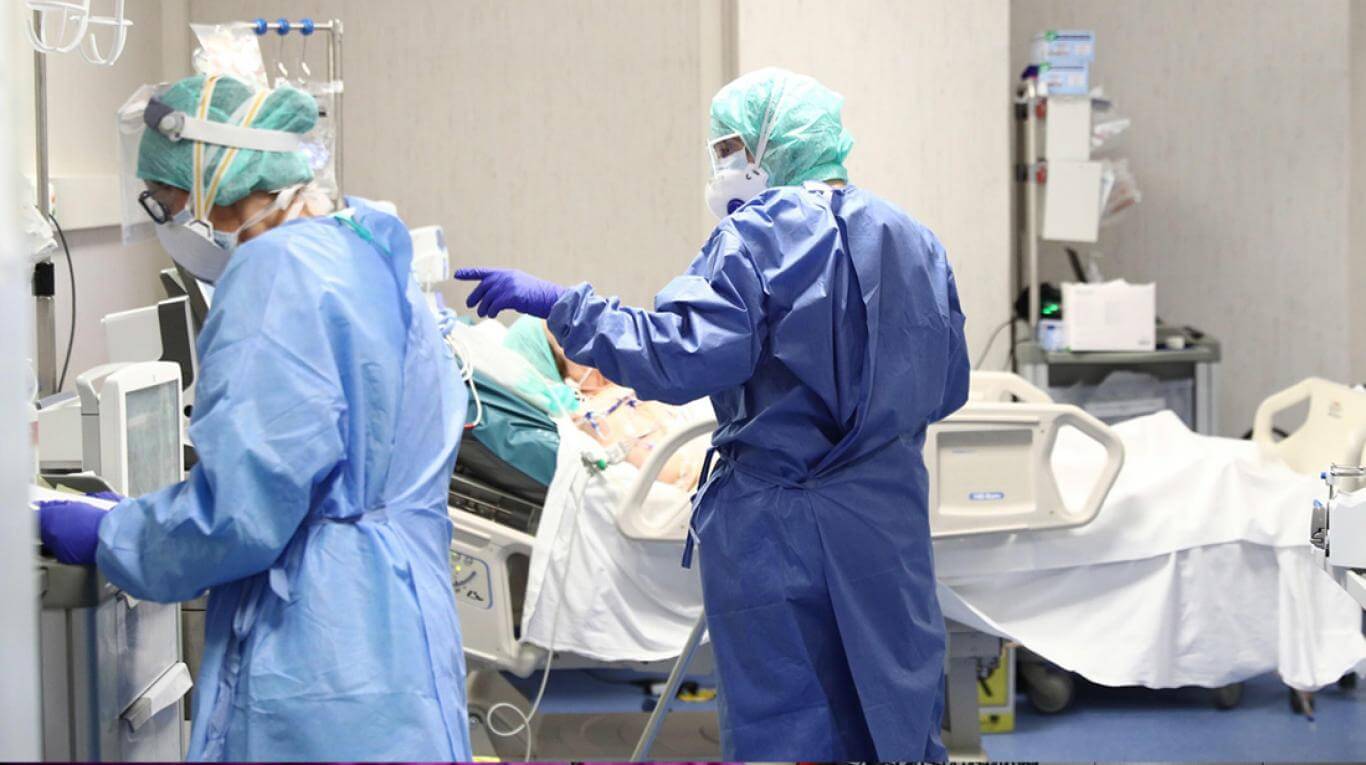 «Desde diciembre no hemos logrado bajar contagios de Covid-19»: Médico intensivista