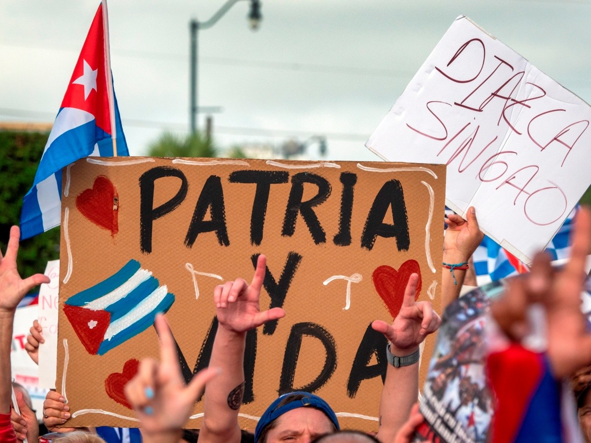 Cuba levanta restricciones a algunas importaciones de medicamentos y alimentos, tras protestas Cuba levanta restricciones a algunas importaciones de medicamentos y alimentos, tras protestas