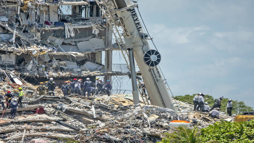 Sube a 16 cifra de decesos confirmados por el desplome del edificio en Miami Sube a 16 cifra de decesos confirmados por el desplome del edificio en Miami