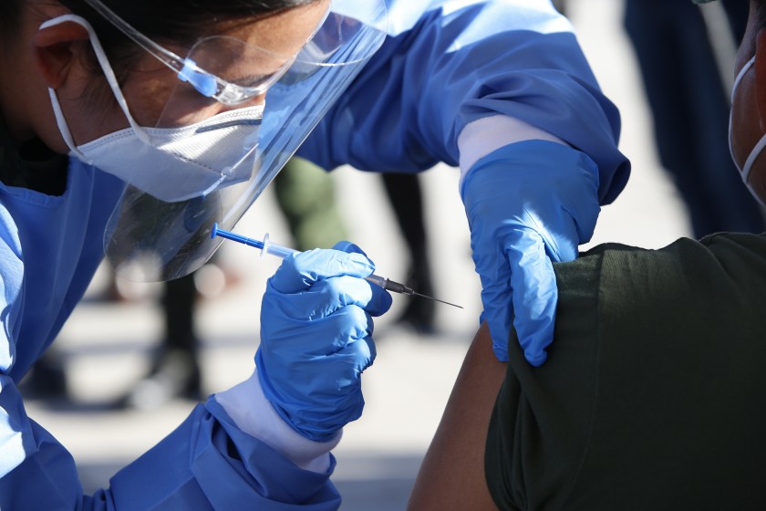 Ministra de Salud: Esperamos recibir más vacunas para inmunizar al 81% por ciento de la población