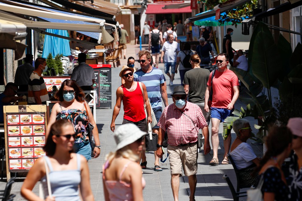 Barcelona aplicará toque de queda nocturno para contener repunte de casos Covid-19