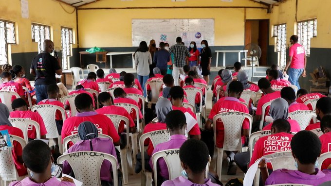 Hombres armados secuestran a 140 alumnos de una escuela en Nigeria Hombres armados secuestran a 140 alumnos de una escuela en Nigeria