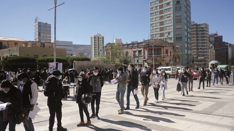 Protestas y bloqueos en Bolivia por falta de segundas dosis de vacuna Sputnik V
