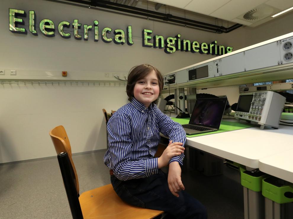 Bélgica: Niño prodigio de 11 años  se graduó con honores de universidad