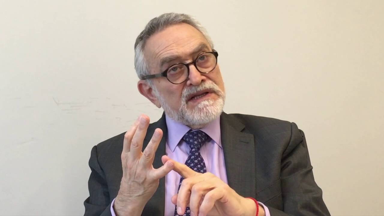 Sir Salvador Moncada: «Es necesario crear una Comisión Nacional de Emergencia para manejar la pandemia»