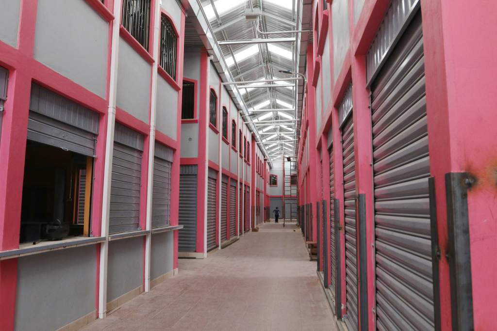 EEH interpone demanda millonaria contra asociación de vendedores de Mercado Álvarez EEH interpone demanda millonaria contra asociación de vendedores de Mercado Álvarez