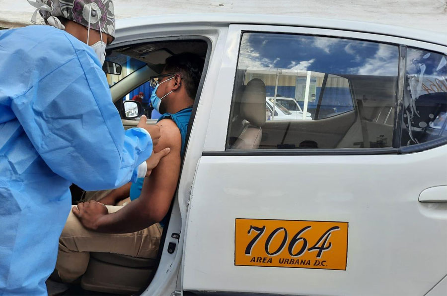 Tres mil transportistas serán inmunizados con primera dosis de Moderna en la zona norte
