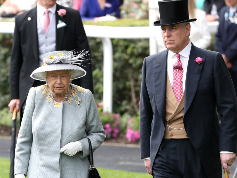 Príncipe Andrés hijo de la Reina Isabel II enfrenta demanda por abusos sexuales