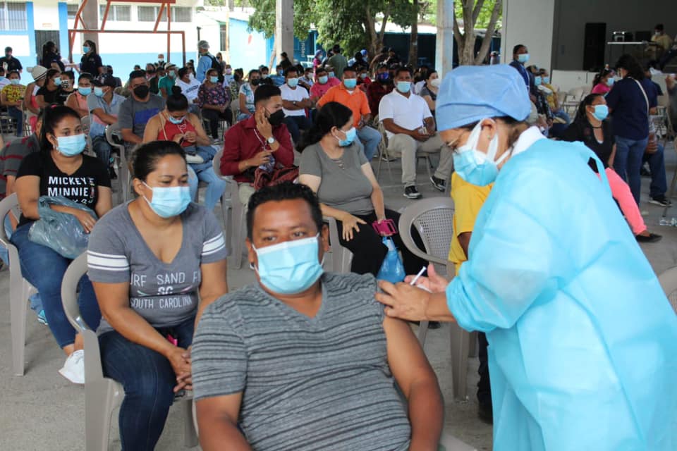 Todo un éxito la «Vacunatón» 121,209 personas se vacunaron Todo un éxito la «Vacunatón» 121,209 personas se vacunaron