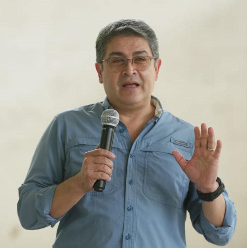 Presidente Hernández: “Muchos hablan de la tercera dosis, pero no saben que ya la tenemos comprada” Presidente Hernández: “Muchos hablan de la tercera dosis, pero no saben que ya la tenemos comprada”