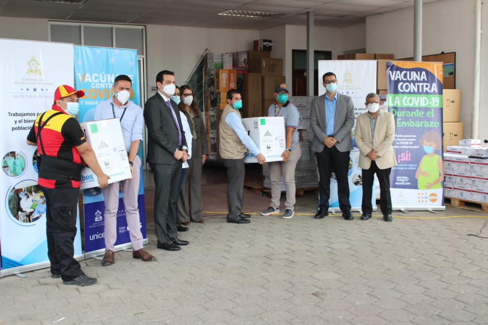 Honduras recibe un nuevo lote de 105,300 vacunas compradas a Pfizer