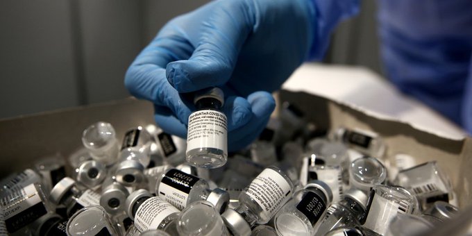 Cientos de miles de vacunas se vencen en Estados Unidos sin ser usadas Cientos de miles de vacunas se vencen en Estados Unidos sin ser usadas