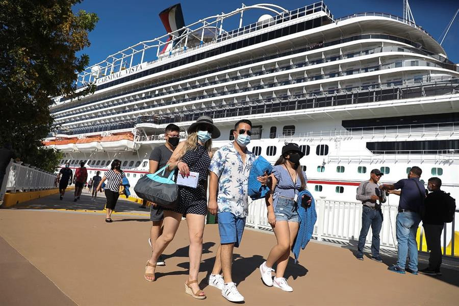Sector turismo pide al gobierno tres días de feriado en el mes de septiembre
