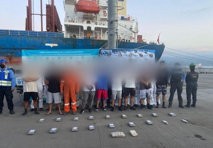 Detienen a 19 asiáticos y decomisan 19 kilogramos de supuesto clorhidrato de cocaína Detienen a 19 asiáticos y decomisan 19 kilogramos de supuesto clorhidrato de cocaína