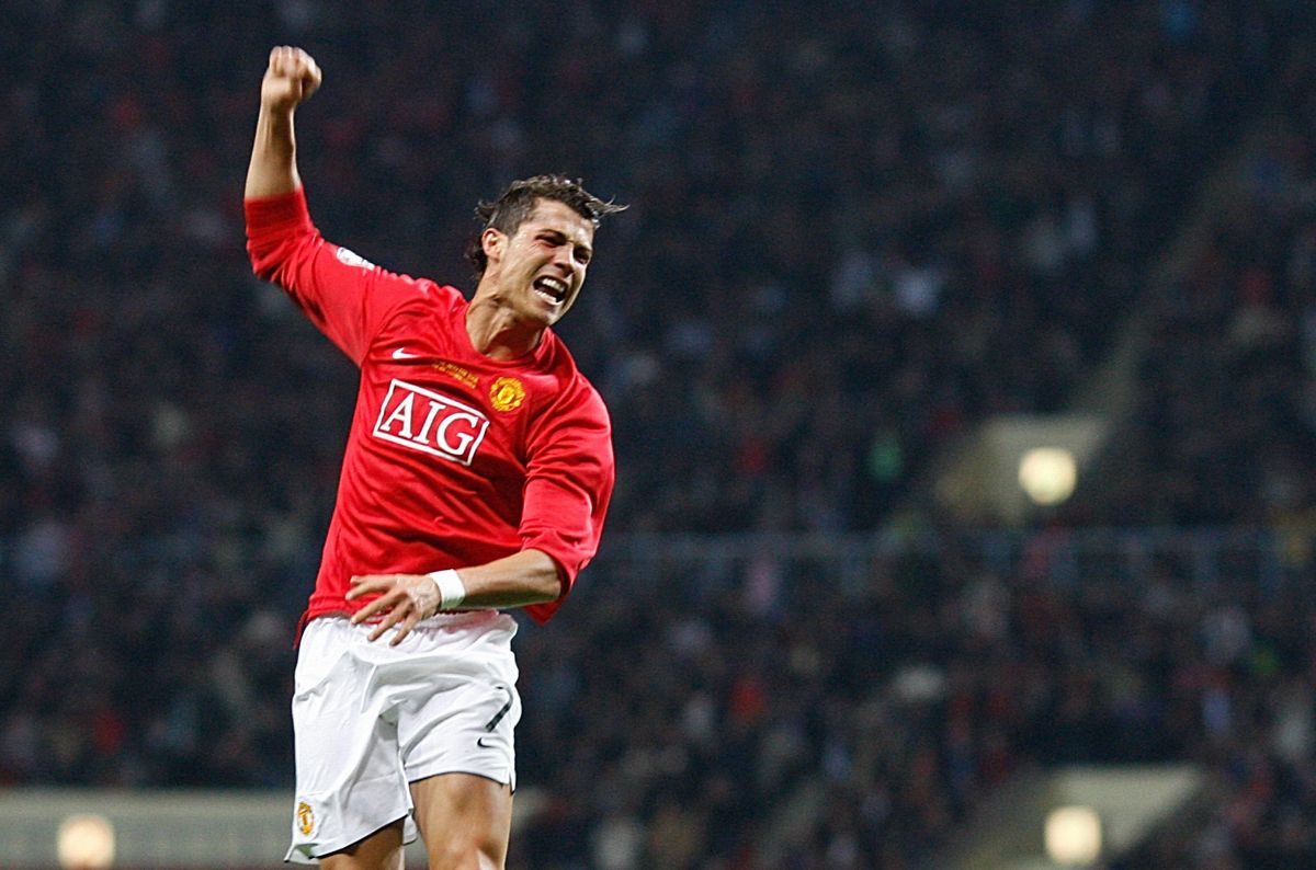 Cristiano Ronaldo firma contrato por dos años con el Manchester United
