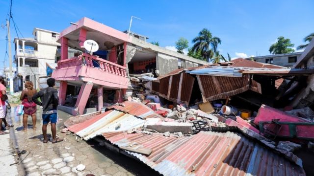 Aumentan a 1,941 las víctimas mortales de terremoto en Haití Aumentan a 1,941 las víctimas mortales de terremoto en Haití