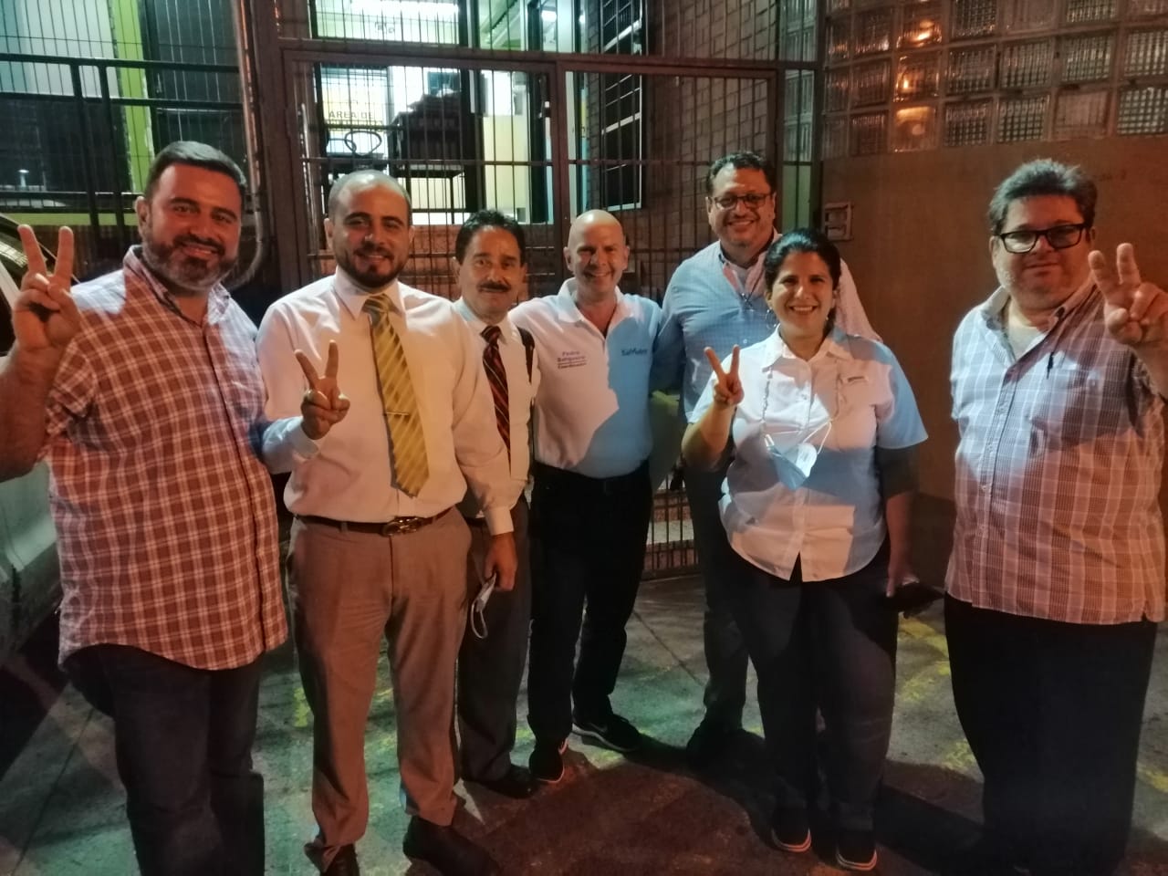 Salvador de Honduras inscribe planillas en Cortés y espera hacerlo mañana en Choluteca Salvador de Honduras inscribe planillas en Cortés y espera hacerlo mañana en Choluteca