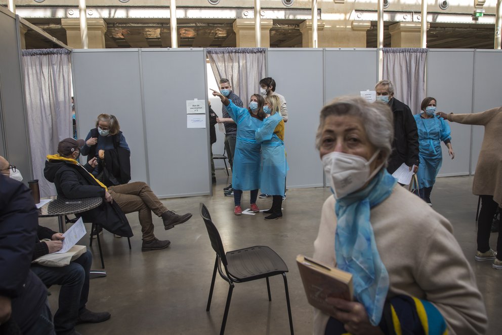 Francia sancionará a empleados sanitarios que no estén vacunados a partir del 15 de septiembre Francia sancionará a empleados sanitarios que no estén vacunados a partir del 15 de septiembre