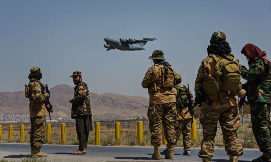 EEUU da por terminada su misión en Afganistán; Talibanes celebran con balas EEUU da por terminada su misión en Afganistán; Talibanes celebran con balas