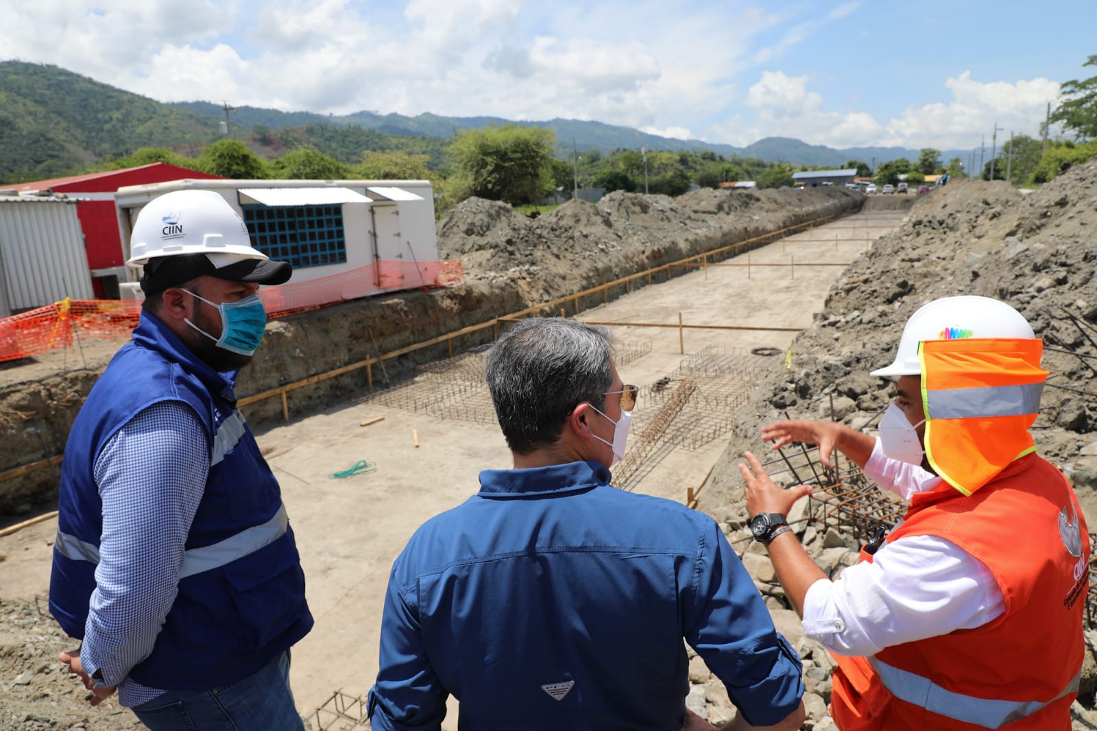 Presidente Hernández supervisa construcción de 3,000 soluciones habitacionales en Residencial Los Prados en Choloma, Cortés