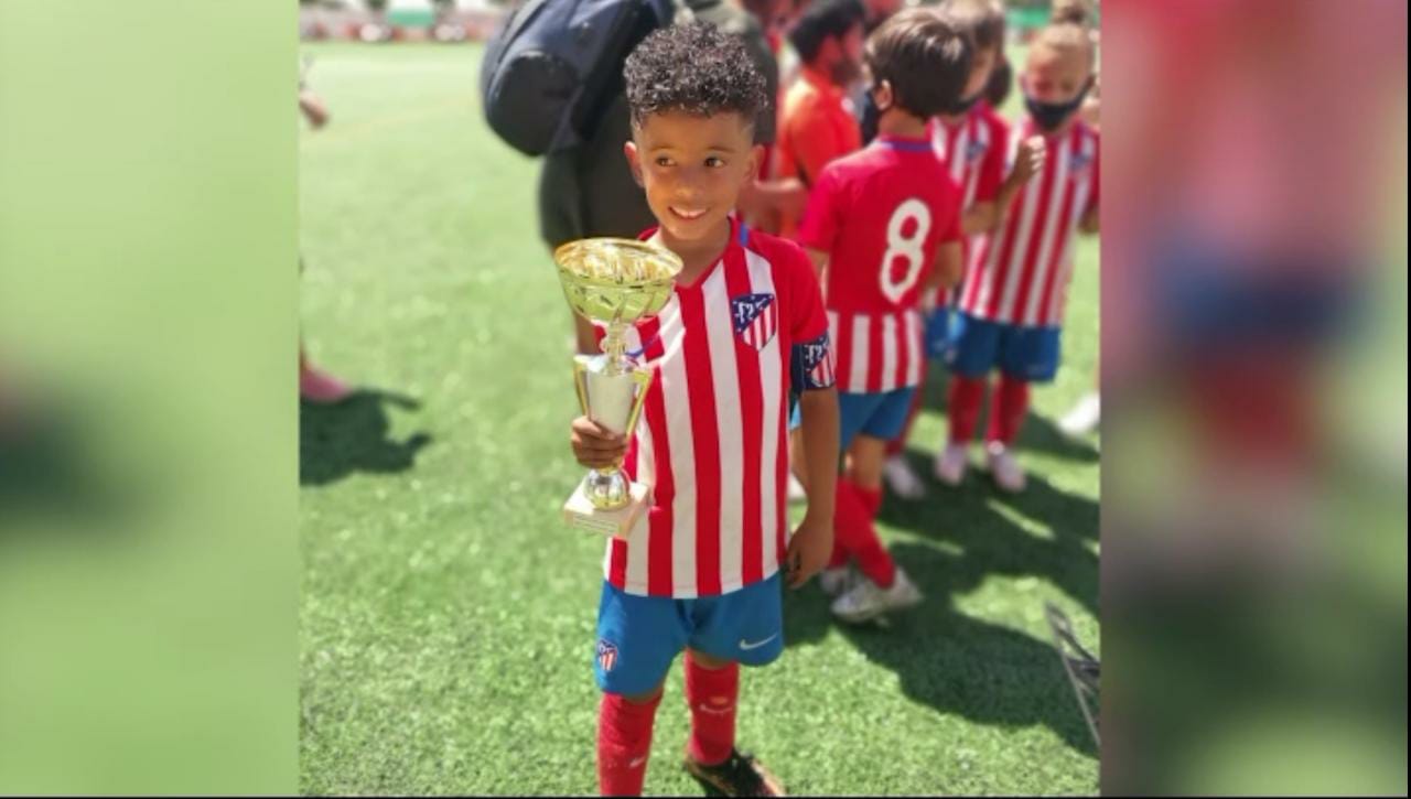 EXCLUSIVA: El «Ronaldinho» hondureño que ya viste la camiseta del Atlético de Madrid